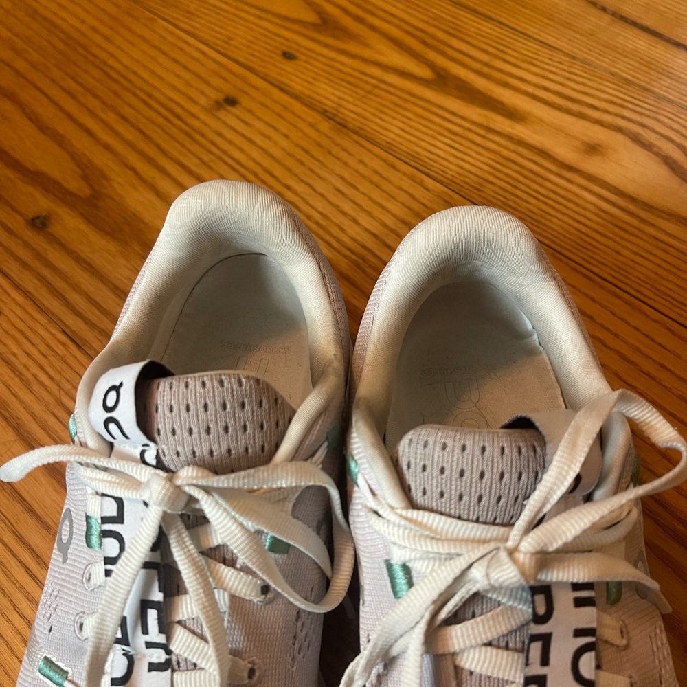 Size 7 Oncloud Cloudtec Sneakers - image 5